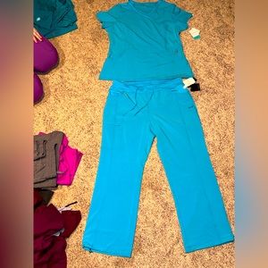 cherokee infinity- Size XL with tags still on!!!